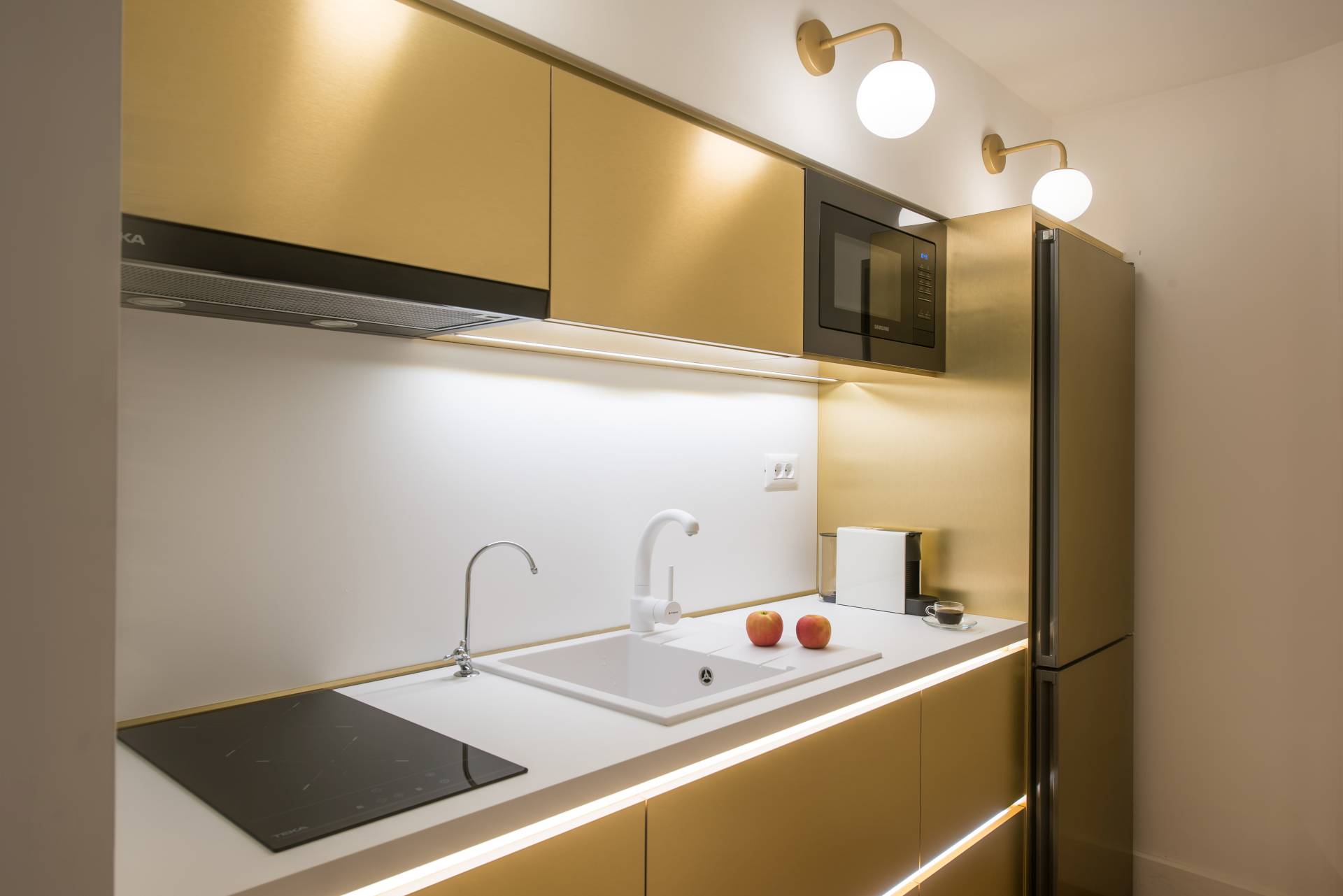 The Blossom Collection I  - Hot Tub & Sea View Suite