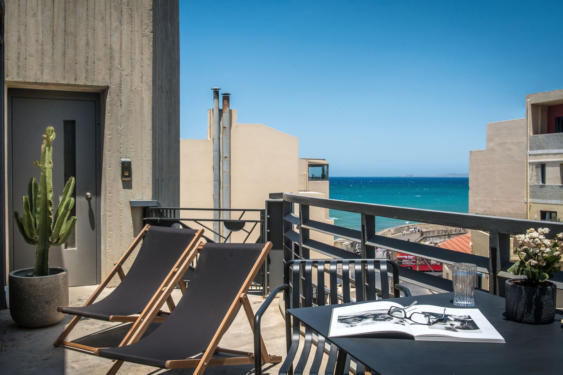 The Blossom Loft Bright Apartment